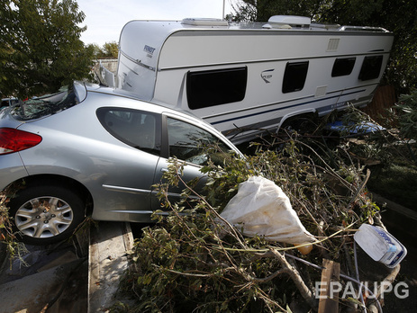 Количество погибших от наводнения на юге Франции возросло до 17 человек