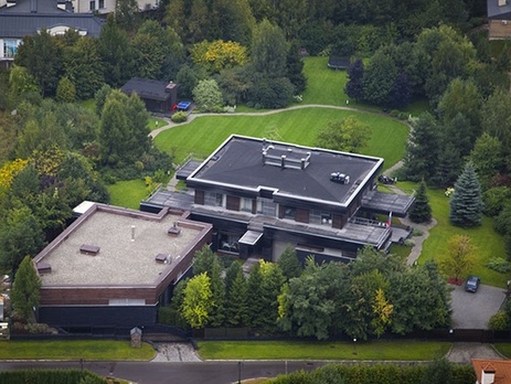 РБК: Правительство РФ поддержало законопоект о засекречивании данных владельцев недвижимости, самолетов и судов 