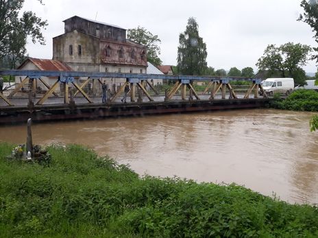 ﻿В Івано-Франківській та Львівській областях залишаються підтопленими 19 житлових будинків – ДСНС