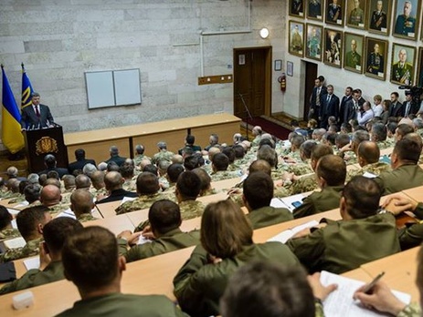 Порошенко: Мой приказ всем войскам – не расслабляться. До победы еще далеко