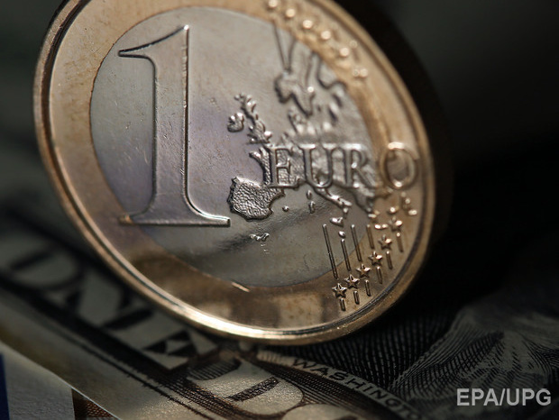 Нацбанк понизил курс гривны к евро до 23,96 грн/€
