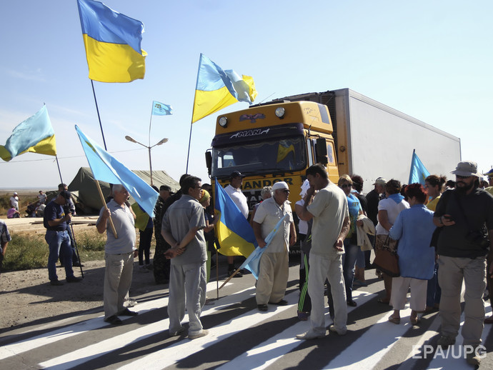 Госпогранслужба: Ни один грузовик не проехал в Крым с начала блокады. Объездных путей там не существует
