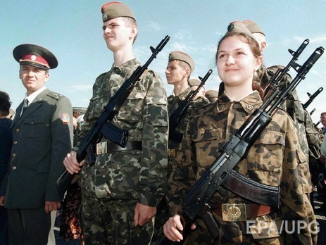 В армии служат 14,5 тыс. женщин-военных, почти 2 тыс. из них офицеры