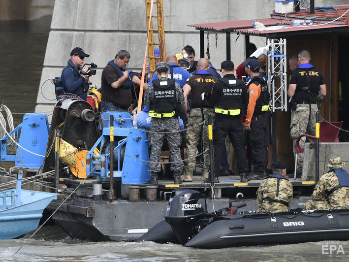 Из Дуная достали тела еще двух погибших в результате столкновения теплохода с прогулочным катером