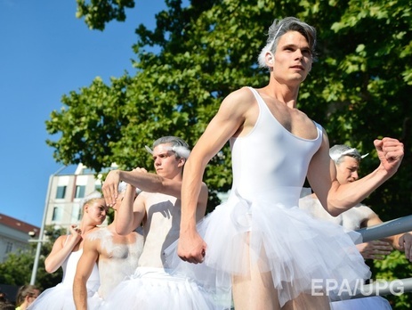 Марш представителей ЛГБТ-сообщества в Будапеште. Каждый пятый россиянин считает, что гомосексуалы подлежат ликвидации