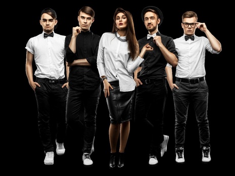 Украинская группа за выступление на российской 