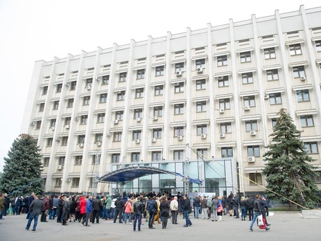 В Одессе Саакашвили открыл приемную со стеклянными стенами. Фоторепортаж