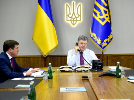 Порошенко считает необходимым разработку и внедрение новых требований ІCАО на случай 