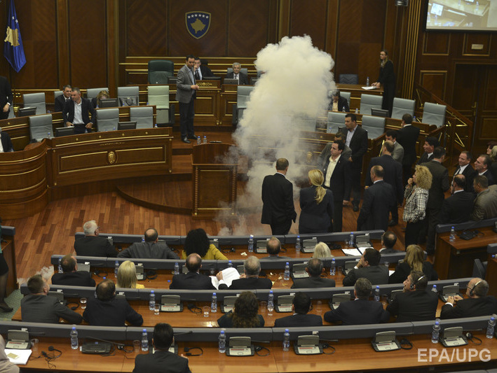 В Косово полиция применила против демонстрантов слезоточивый газ