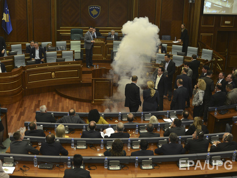 В Косово полиция применила против демонстрантов слезоточивый газ