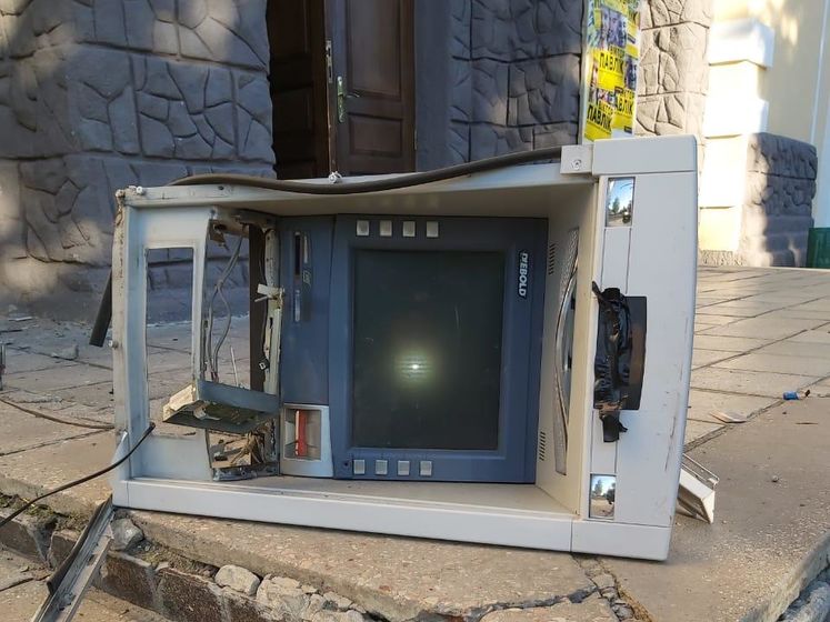 ﻿У Харківській області підірвали й пограбували банкомат – поліція