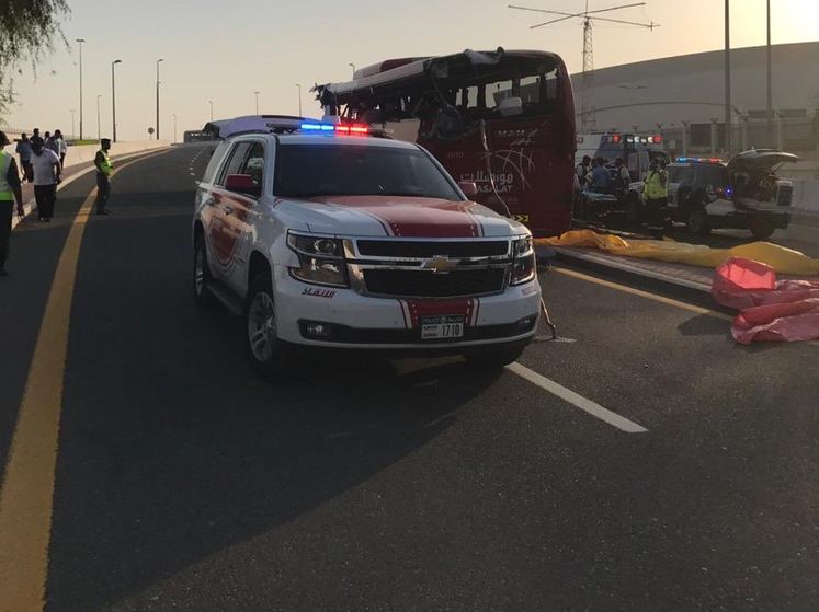 В ОАЭ автобус врезался в дорожный знак, погибло 17 человек