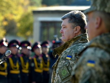 Порошенко: На срочную службу будут призывать с 20 лет, а не с 18