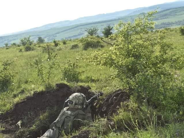 Сутки на Донбассе. 16 обстрелов, один &ndash; из запрещенного оружия