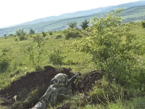Сутки на Донбассе. 16 обстрелов, один – из запрещенного оружия
