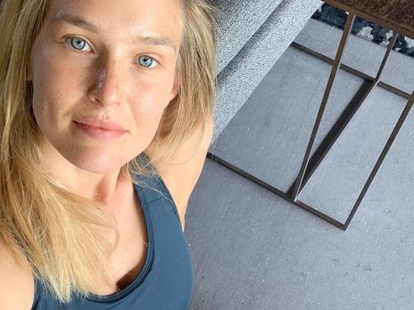 ﻿Рафаелі показала заняття йогою