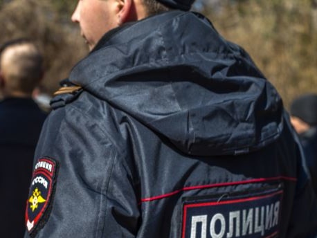 В Симферополе проукраинских активистов задержали у памятника Богдану Хмельницкому