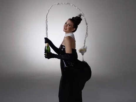 Историю костюмов для празднования Хэллоуина показали в двухминутном ролике. Видео