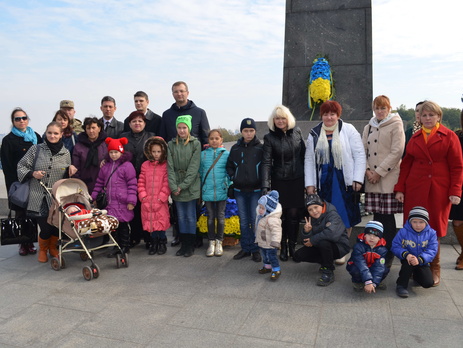 Ассоциация налогоплательщиков Украины выплатила по 10 тыс. грн семьям погибших в АТО военных