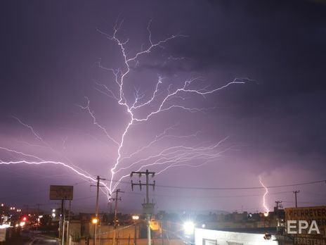 ГСЧС предупредила о грозах и граде в Украине