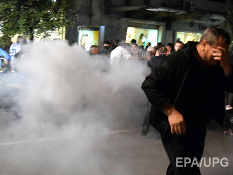 В столице Черногории произошли столкновения демонстрантов с полицией. Фоторепортаж