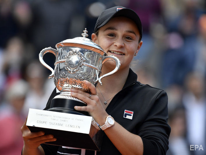 Женский турнир Roland Garros выиграла Барти