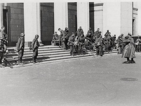 Киевлянка Хорошунова в дневнике 1941 года: Возможно, начинают действовать партизаны или подпольщики