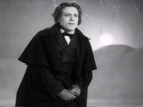 Из мемуаров Каретниковой о Козловском: Иногда его привозили в Кремль ночью, петь только для Сталина