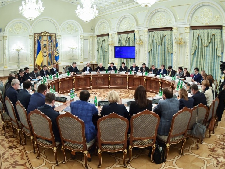 Порошенко призвал Раду и Кабмин ускорить выполнение Плана по либерализации визового режима с ЕС