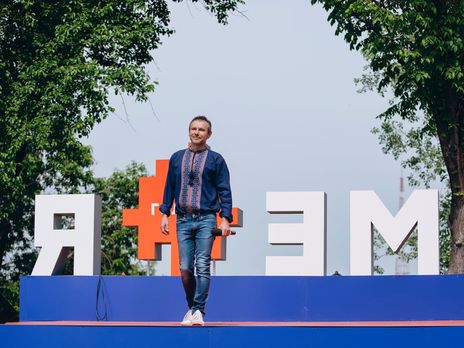 Вакарчук заявил, что взял в список партии 