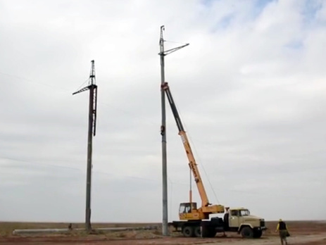 В Херсонской области возле границы с Крымом неизвестные подорвали электроопору