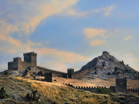 Россия приписала к своим памятникам истории и культуры Ханский дворец и Генуэзскую крепость 