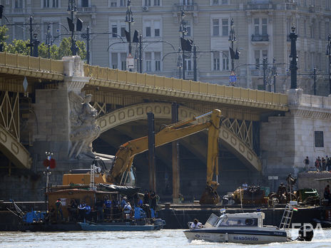 В Венгрии спасатели обнаружили тело 20-й жертвы столкновения судов на Дунае