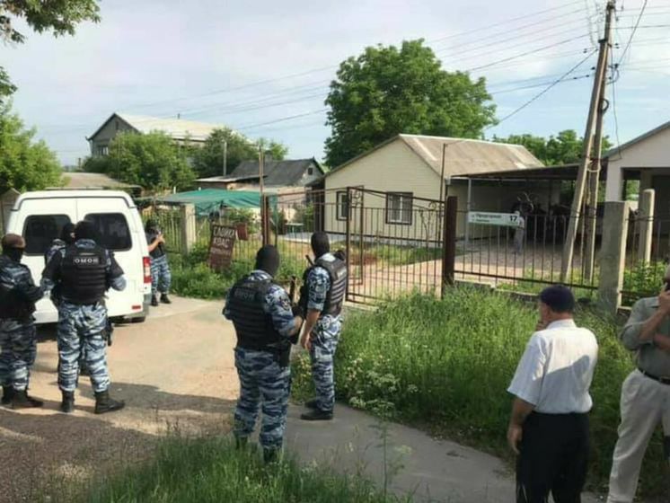 ﻿Після обшуків в окупованому Криму російські силовики затримали вісьмох осіб – правозахисники 