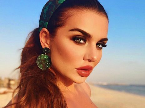 Седокова оголилась полностью