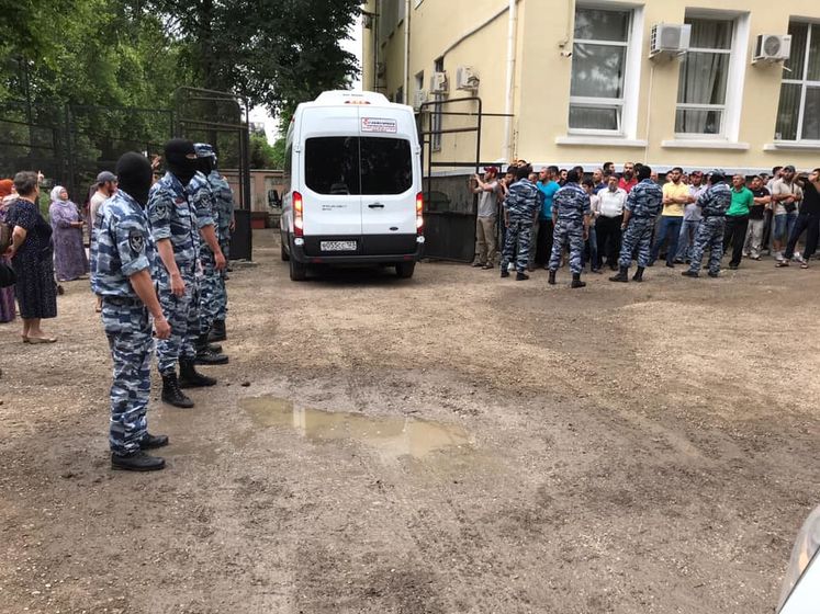 ﻿В окупованому Криму "суд" заарештував усіх вісьмох затриманих кримських татар