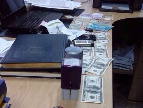 СБУ: В Северодонецке на взятке задержаны прокурор, судья и адвокат