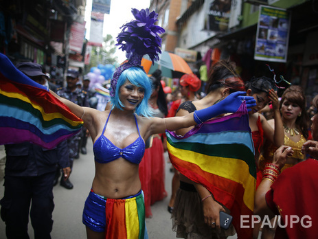 В РФ коммунисты предложили наказывать гомосексуалистов за 