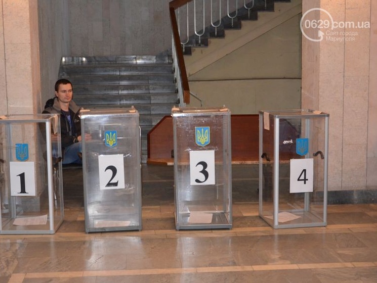 Оппозиционный блок обвиняет Порошенко в срыве выборов в Мариуполе
