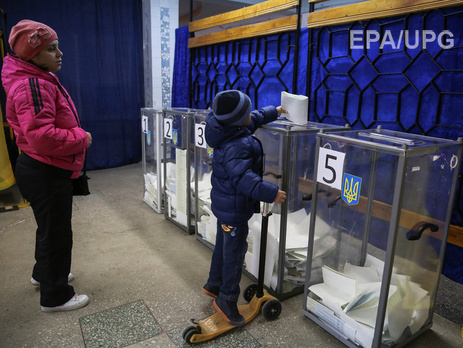 Горсовет: В Харькове началось голосование на участке, где была потеряна печать