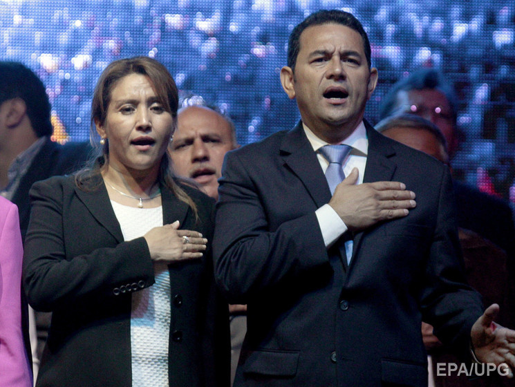 Актер-комик Моралес избран президентом Гватемалы