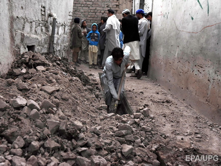 Жертвами землетрясения в Афганистане стали уже 335 человек. Видео