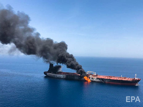 ﻿Невідомі атакували два танкери в Оманській затоці. Влада Ірану назвала інцидент підозрілим