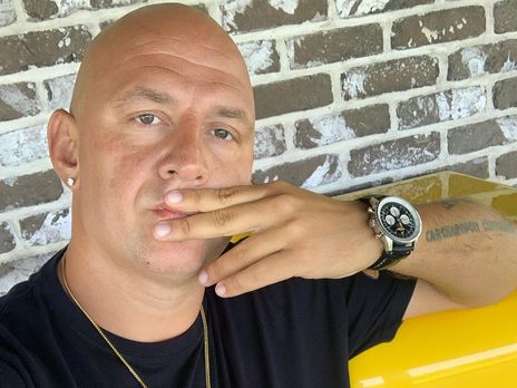 ﻿Потап показав, як плаває в басейні