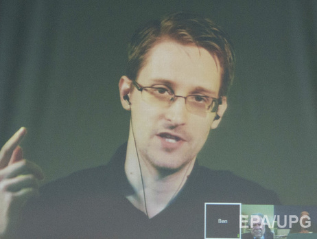 Европарламент призвал прекратить преследование Сноудена