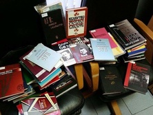 Книги, изъятые из Библиотеки украинской литературы в Москве за экстремизм. Фоторепортаж
