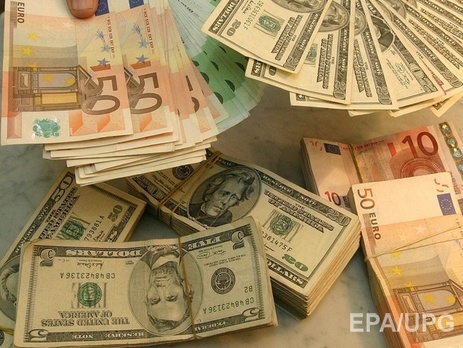 Нацбанк опустил курс гривны к доллару до 22,99 грн/$