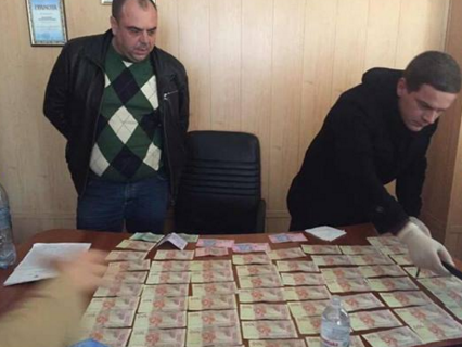 Аваков: В Харькове при получении взятки в 250 тыс. грн задержан начальник службы транспортного обеспечения горисполкома