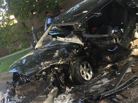 21-летняя женщина-водитель Porsche Cayenne в Ужгороде врезалась в Ford Focus, его водитель в больнице в тяжелом состоянии – полиция