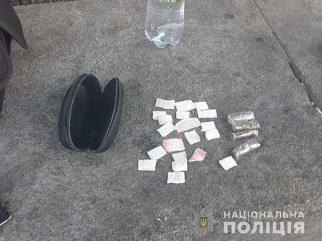 В Киеве фельдшер пытался пронести наркотики на территорию следственного изолятора – полиция